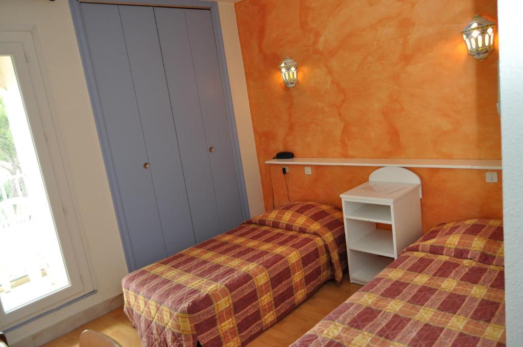 Les Mimosas Hotel Lunel  Room photo