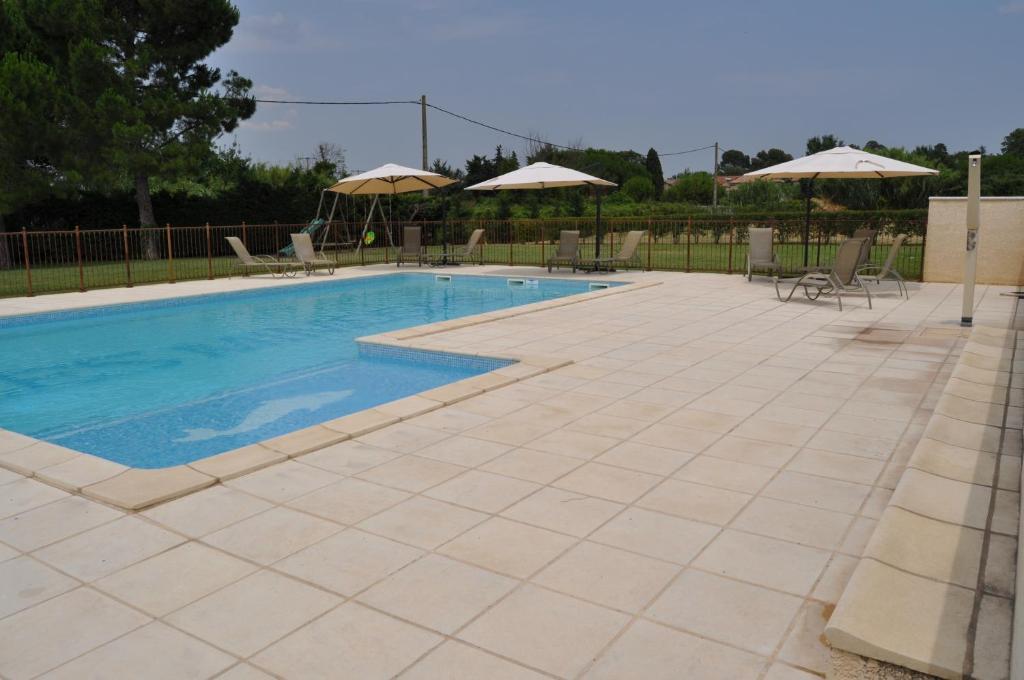 Les Mimosas Hotel Lunel  Exterior photo