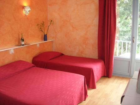 Les Mimosas Hotel Lunel  Room photo