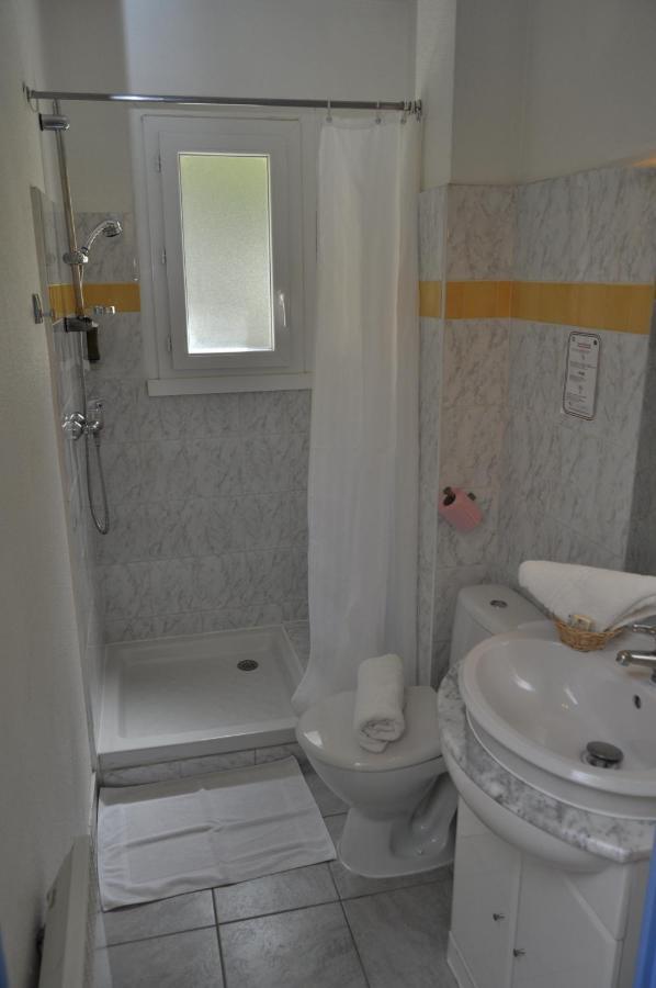 Les Mimosas Hotel Lunel  Room photo